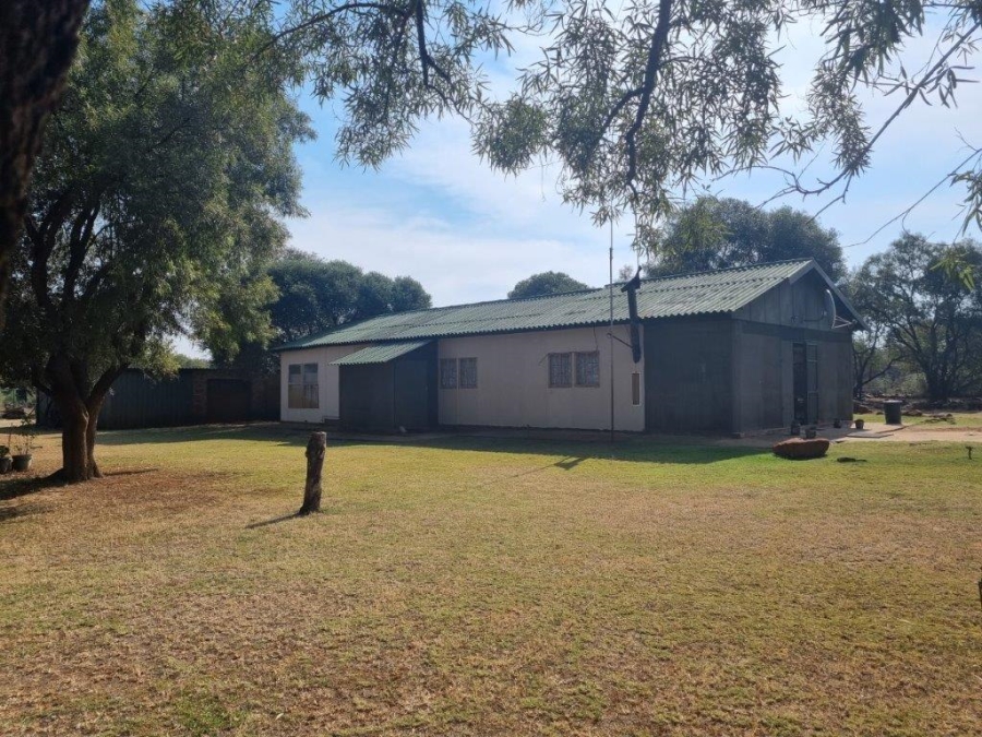 Commercial Property for Sale in Lindleyspoort North West